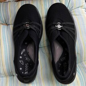 Bzees Women's Black Slip-On Sneakers